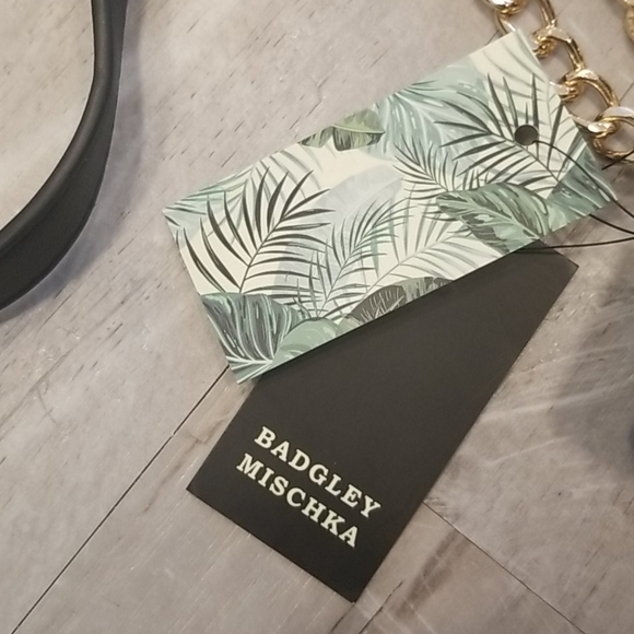 💕BADGLEY MISCHKA Studio Studed Quilted Crossbody - Picture 12 of 16